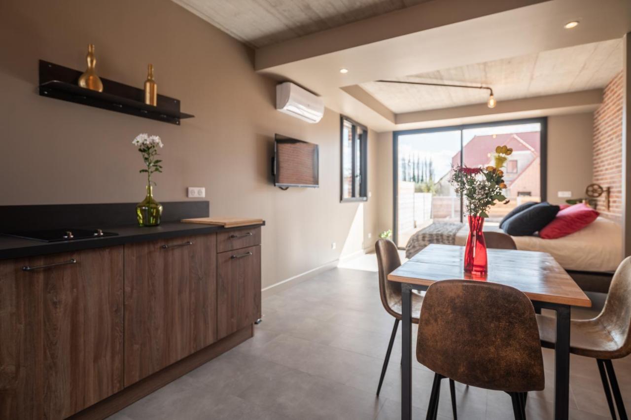 Au Coeur Du Village Saint-Aubin  外观 照片